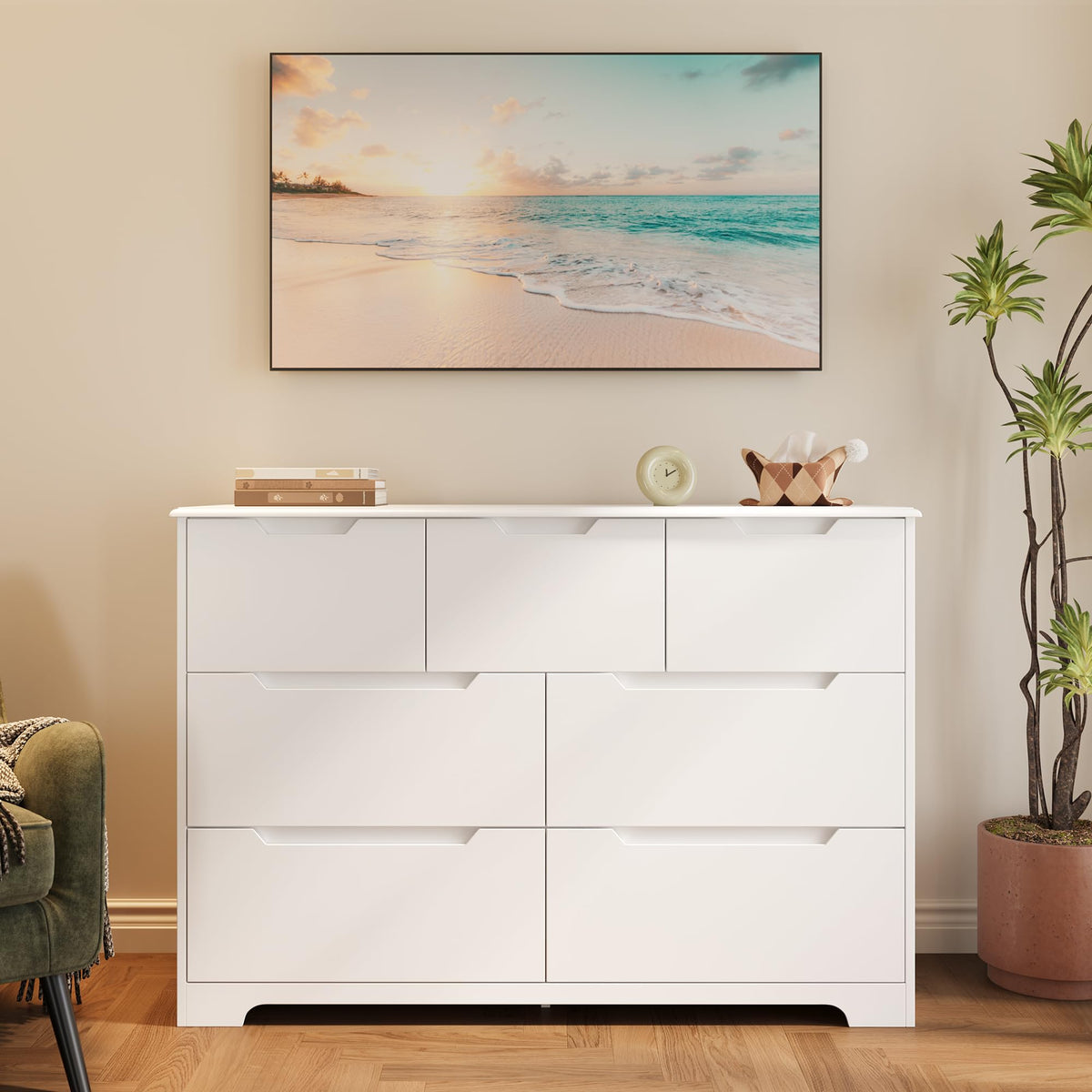 White 7 Drawer Dresser U38634