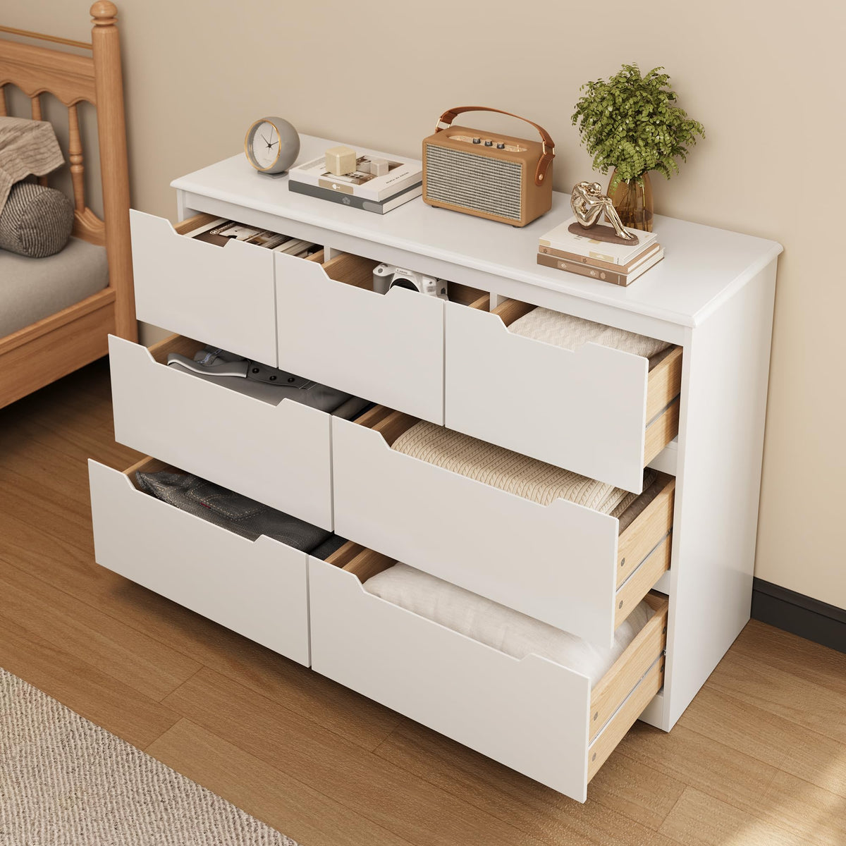 White 7 Drawer Dresser U38634